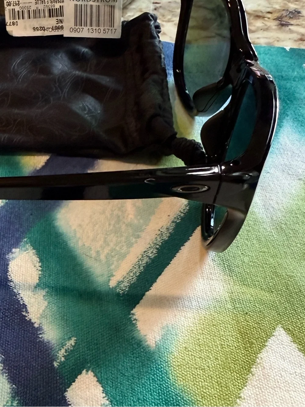 NEW Oakley OO9357 Hold Out Polarized 55mm Sunglasses In Polished Black/Violet